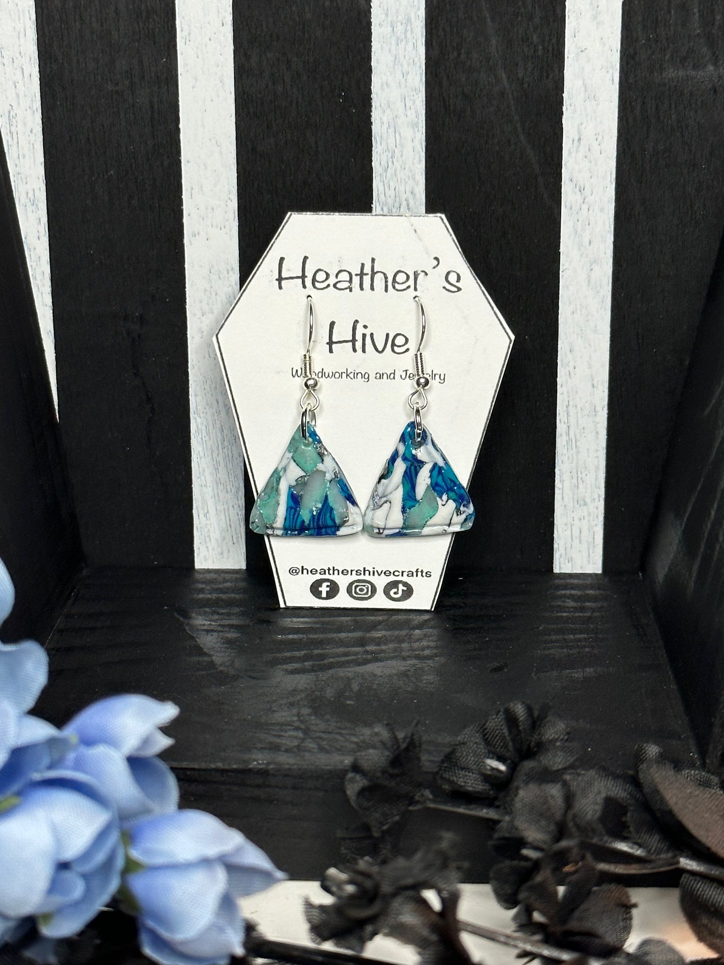 Triangle dangle earrings-bl