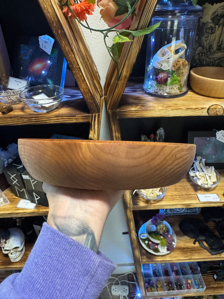 Alder wood bowl