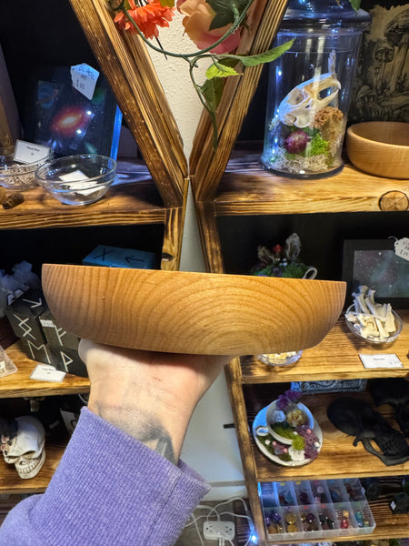 Alder wood bowl