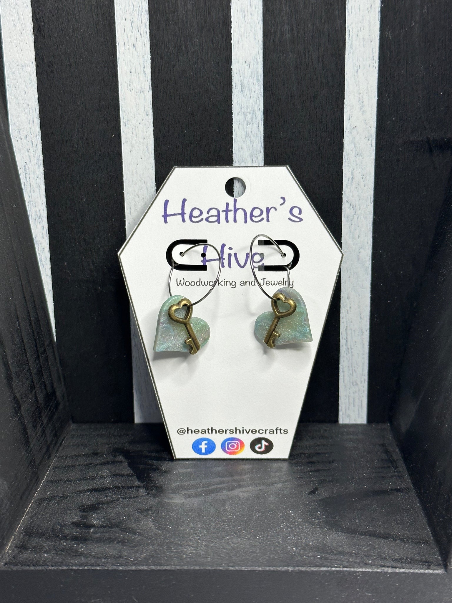 Key to your heart dangle earrings-s