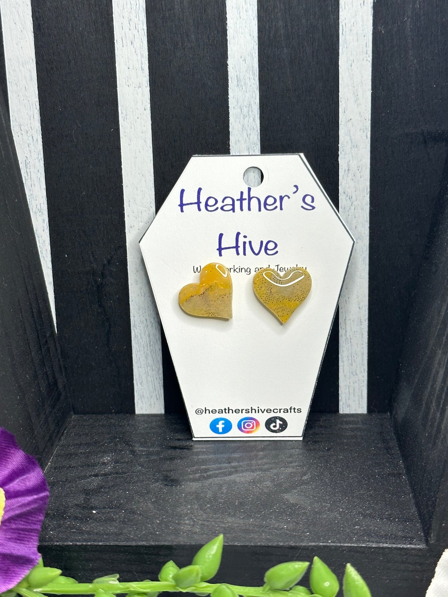 Heart yellow stud earrings