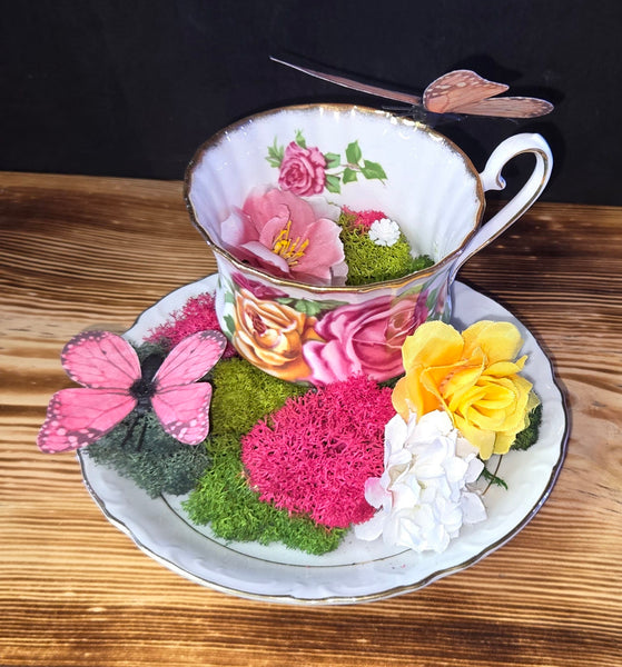 Teacups and roses