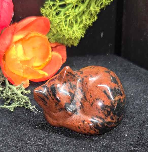 Cat carved crystals