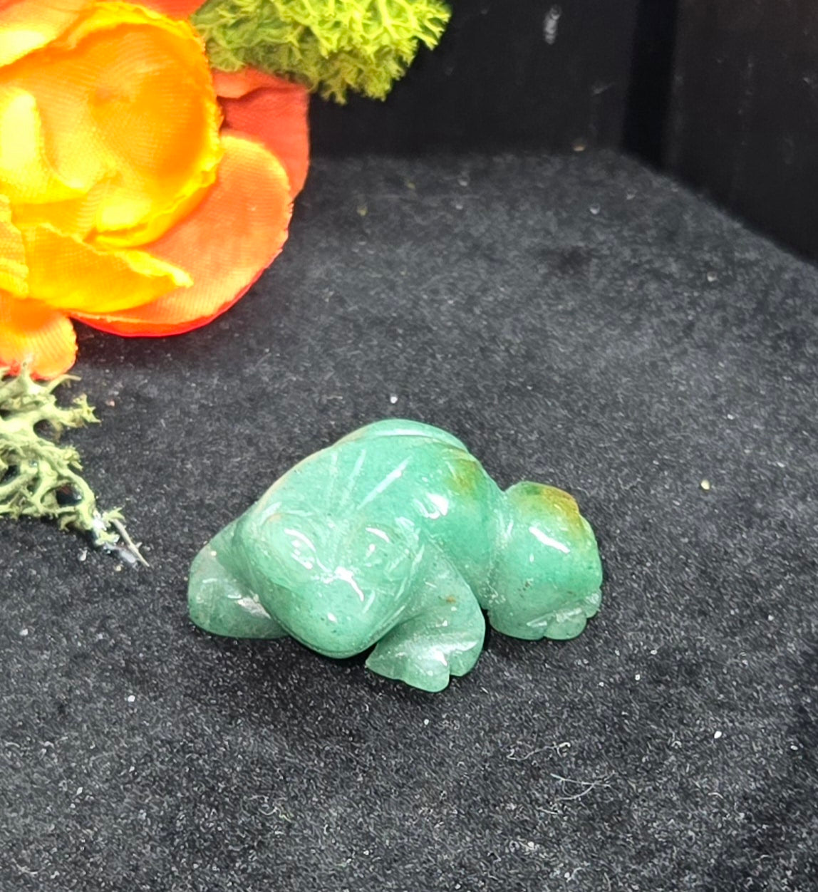 Aventurine carved frogs
